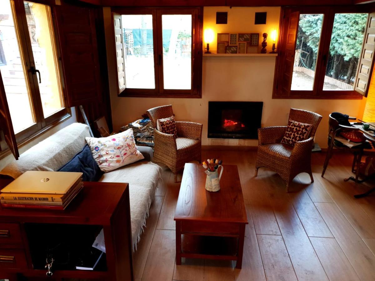 Acogedora Casa Rural En La Sierra De Madrid Mataelpino Esterno foto